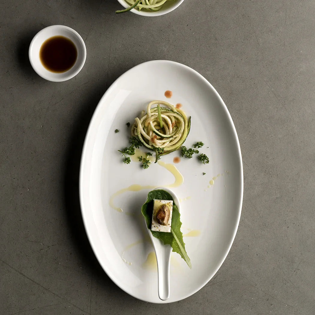 Browne Foundation 10" x 7.25" Oval Coupe Plate (12/Case) | 5630115