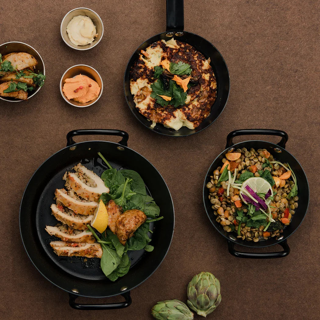 Thermalloy 11.8" Carbin Steel 2-Handle Fry Pan | 573752