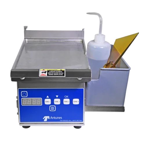 ANTUNES ESM-600 cooks up to 6 eggs using heat and steam combination